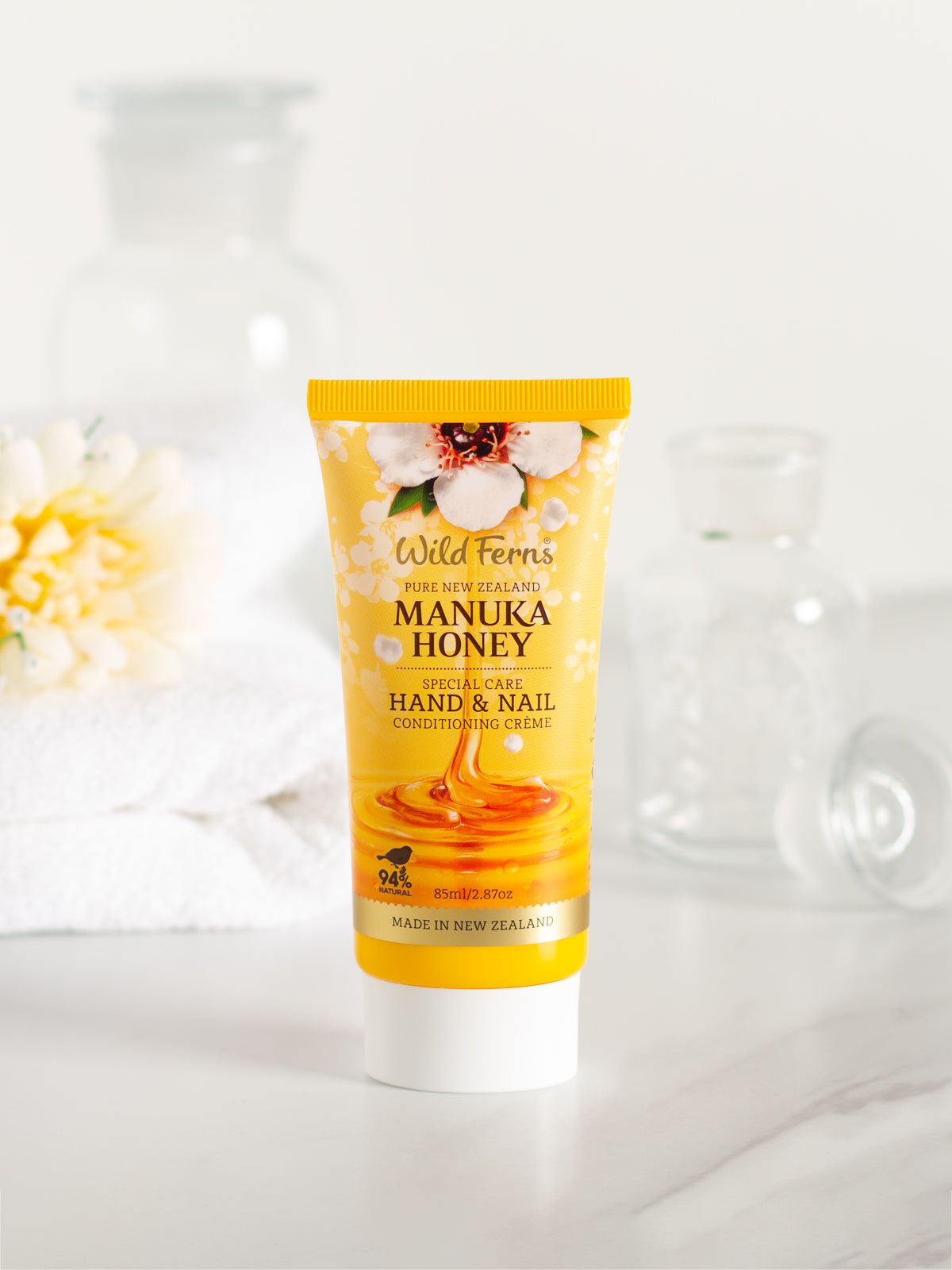 Wild Ferns Manuka Honey Special Care Hand & Nail Conditioning Crème, 85ml Lifestyle 2